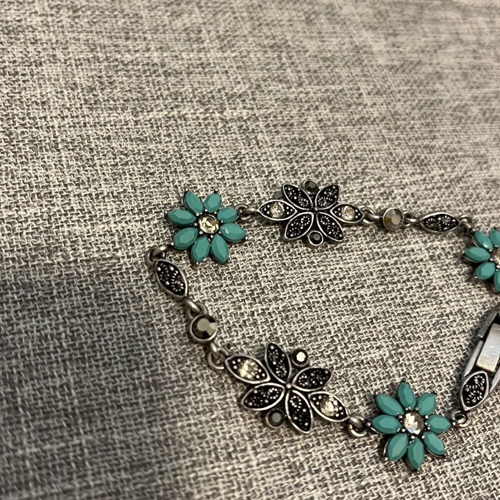 🌻Bracelet🌻    - Picture 2 of 3